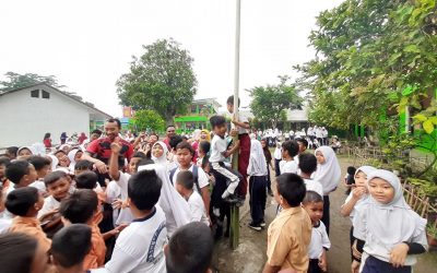 Mereka adalah kita